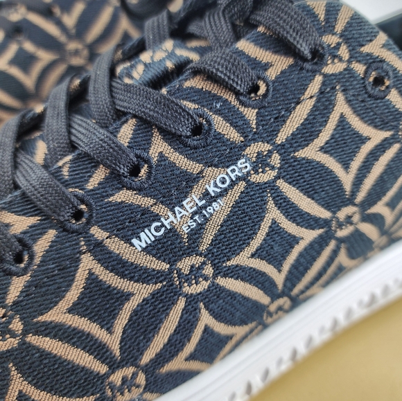 Michael Kors Grove Lace Up Jaquard Sneaker Husk Multi Choose Size New in Box - Picture 6 of 7